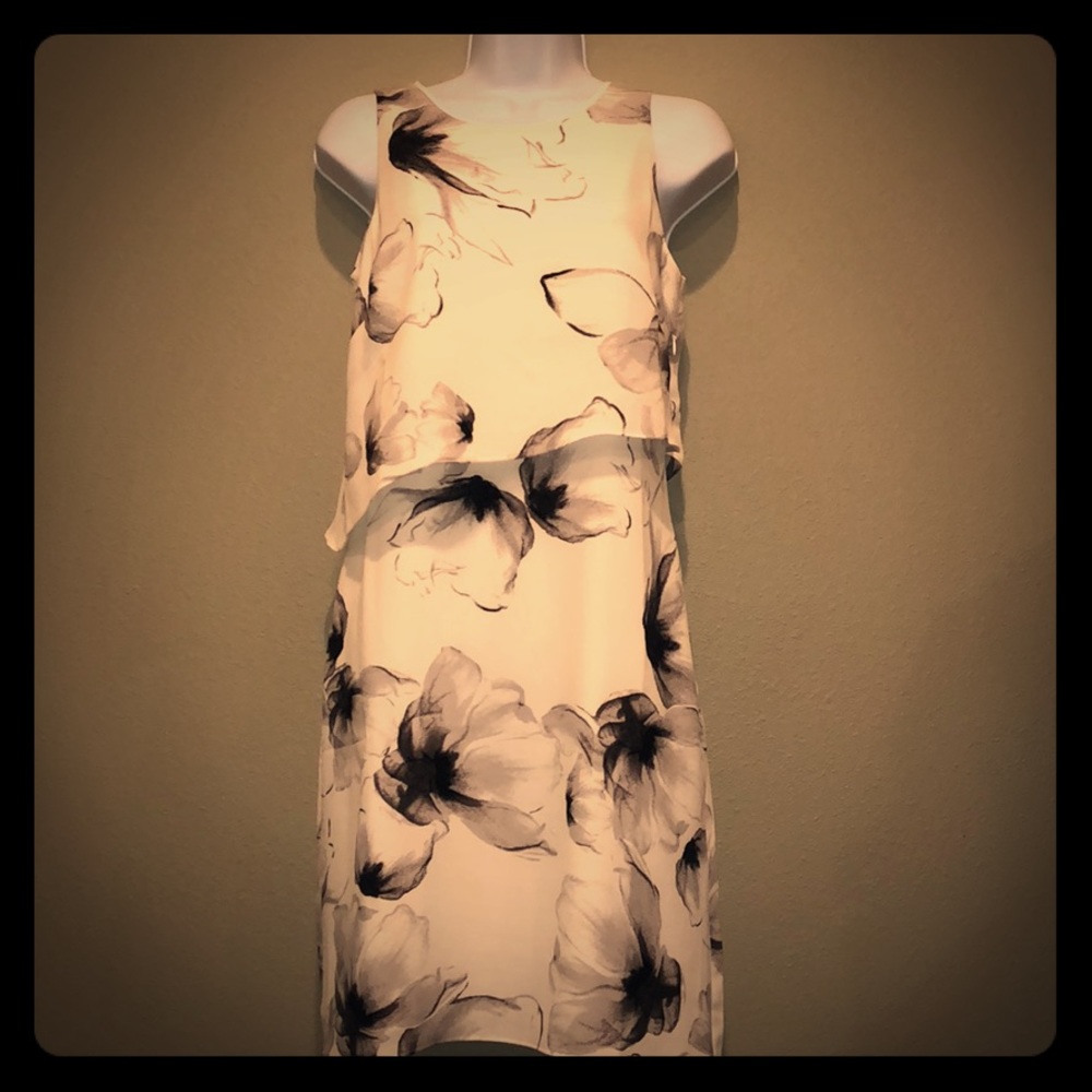 White House Black Market light summer dress